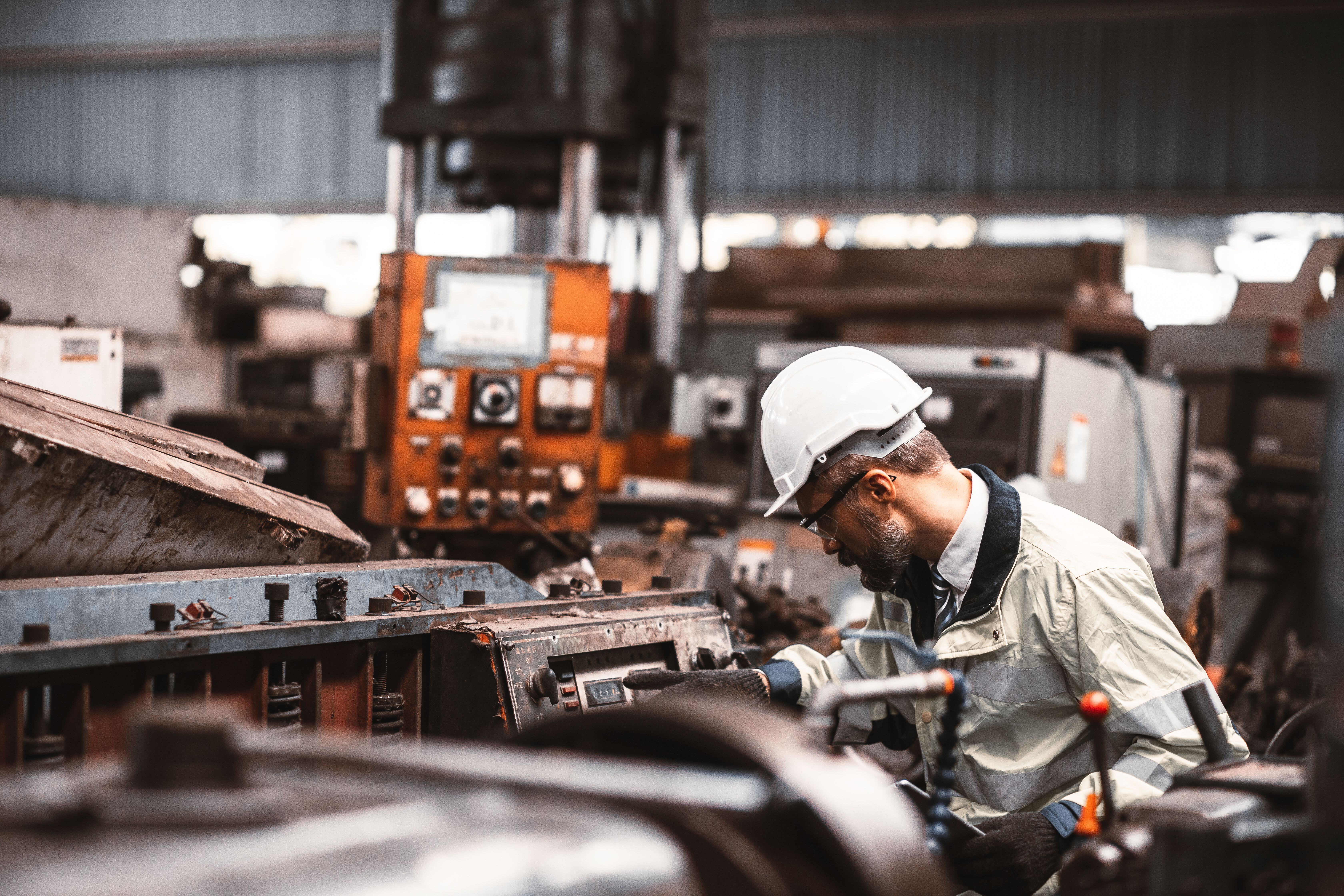 4 Common Growth Challenges for Manufacturers